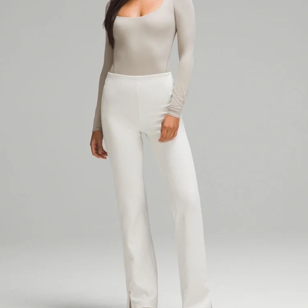 Lululemon‎ Athletica Cream Long Sleeve Bodysuit - Picture 2 of 9